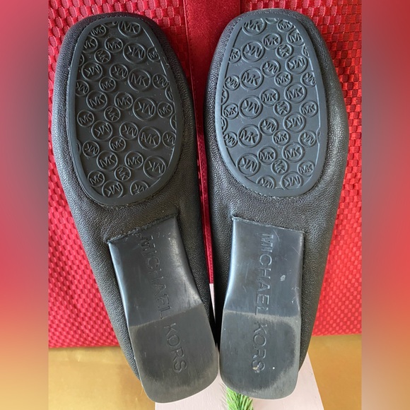 ⭐️Michael Kors Women's Black Loafers - Picture 6 of 15